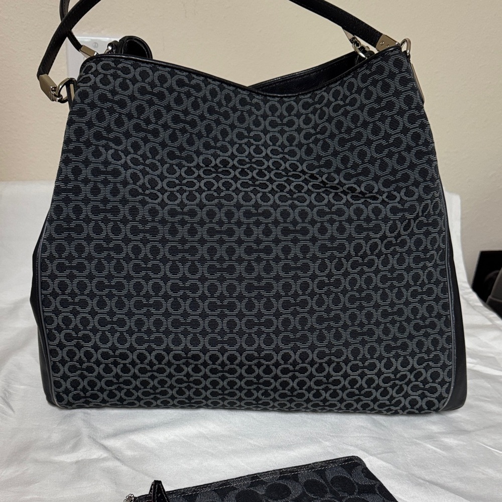 Coach Black Signature Jacquard Shoulder Hobo with Matching Pouch - Picture 4 of 9